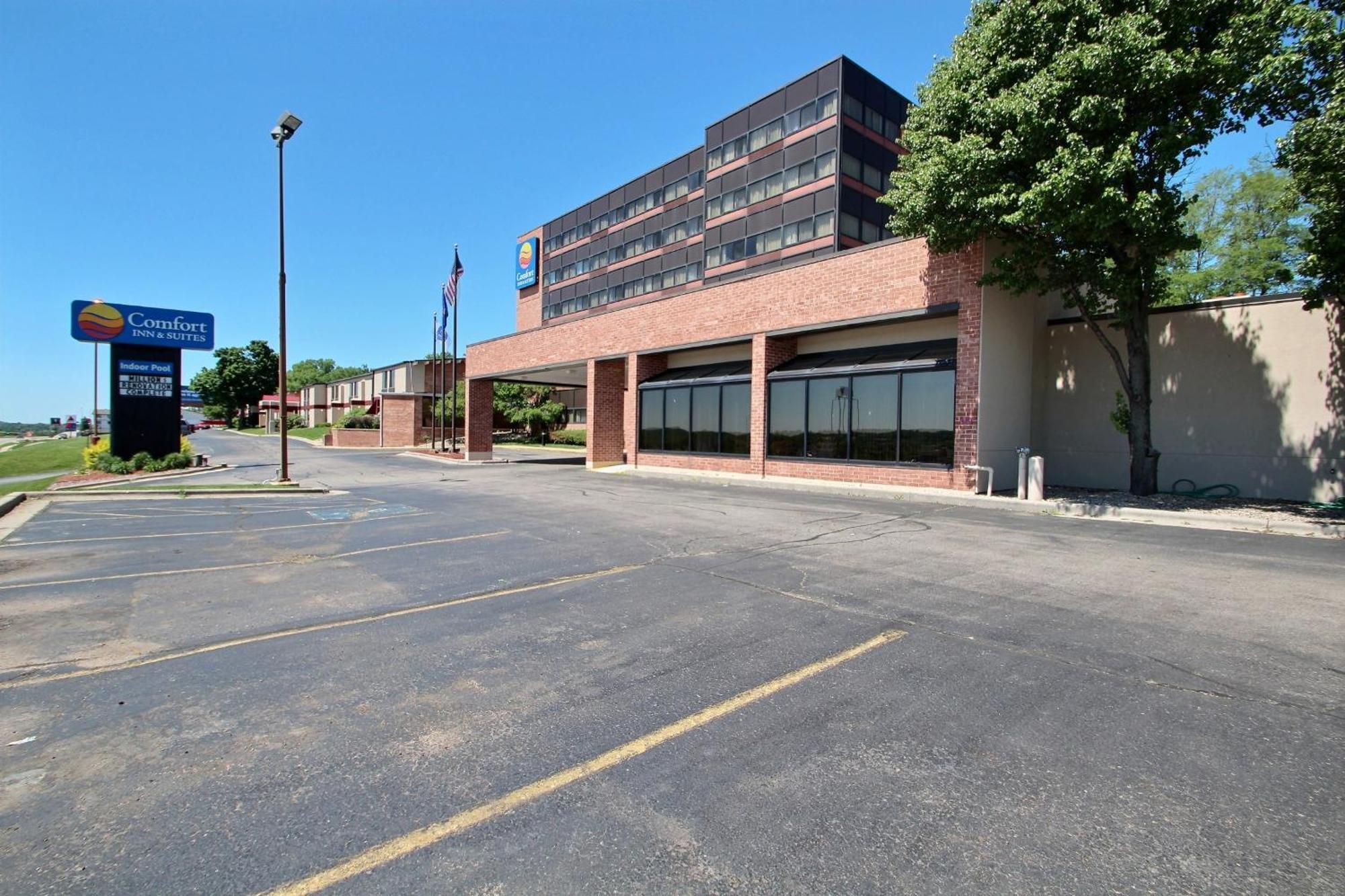 Comfort Inn & Suites Madison - Airport Exterior foto